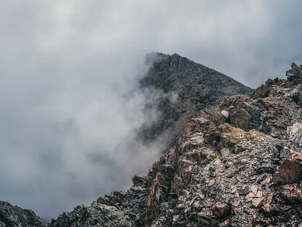 Mountain View Cliff High Altitude Mystical Landscape Beautiful Sharp Rocks — стоковое фото