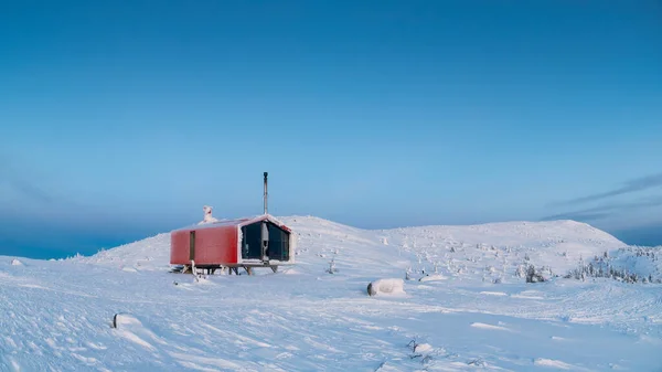 Blick Auf Eine Einsame Rote Hütte Winter Dubldom Auf Dem — Stockfoto