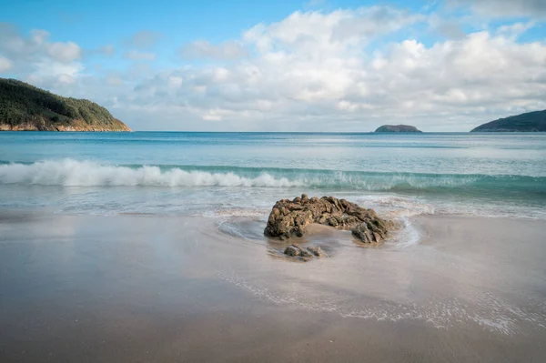 Águas Mar Cantábrico Banham Uma Praia Estaca Bares Espasante Galiza — Fotografia de Stock