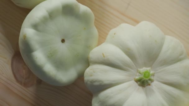 Zucca Bianca Sfondo Legno Scena Del Ringraziamento Tavolo Legno Con — Video Stock