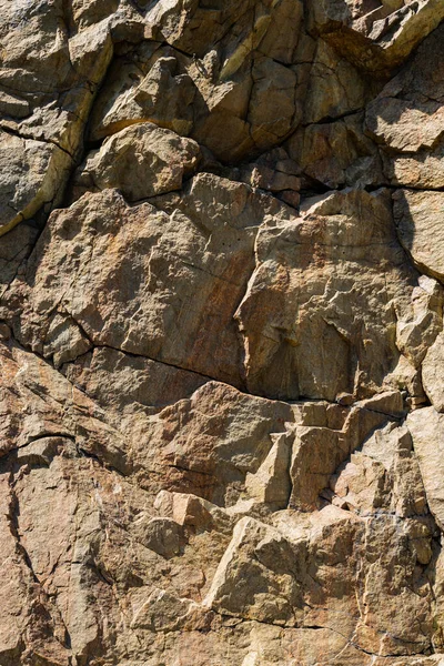 Sprickor Granitberget Grund Mänsklig Aktivitet Förstöring Bergets Granitsten Efter Explosionen — Stockfoto