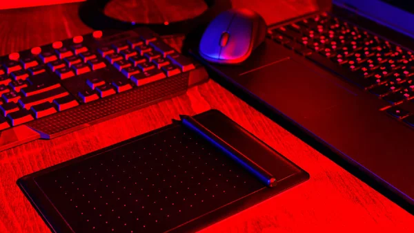 Graphic Designer Workplace Neon Light Computer Equipment Graphics Tablet Content — Stock Photo, Image
