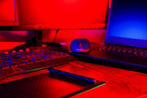 Graphic Designer Workplace Neon Light Computer Equipment Graphics Tablet Content — Stock Photo, Image