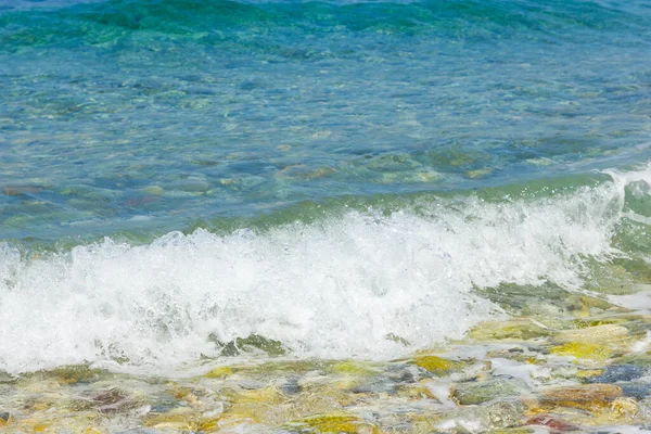 Onda Mar Perto Salpicos Água Superfície Mar Férias Verão Beira — Fotografia de Stock