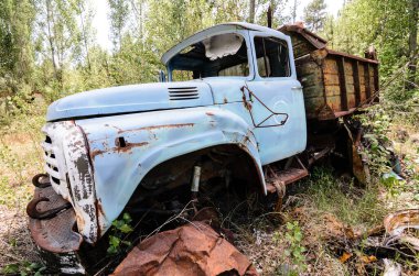 Çernobil Yasak Bölge, Ukrayna 'da terk edilmiş bir kamyon. Yüksek kalite fotoğraf