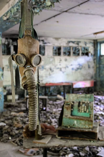 Prypiat Bir Sınıfın Zeminini Kaplayan Gaz Maskesi Düzinelercesi Çernobil Yasaklama — Stok fotoğraf