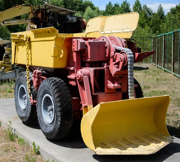 차량은 원자력 발전소를 청소하는 사용되었다 우크라이나 체르노빌 지역인 피아트 에서였습니다 — 스톡 사진