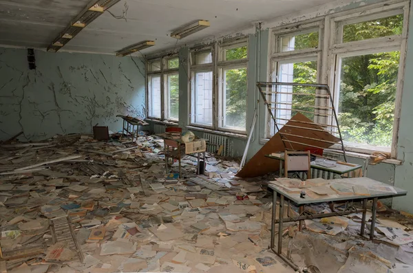 Prypiat Sala Aula Com Livros Deitados Chão Zona Exclusão Chernobyl — Fotografia de Stock