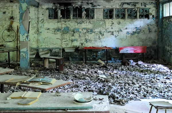 Hundratals Gasmasker Kvar Golvet Prypiat Skola Tjernobyl Exklusionszon Ukraina Högkvalitativt — Stockfoto