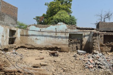 Pakistan 'daki sel felaketi ve farklı STK' lar tarafından başlatılan yardım çalışmaları