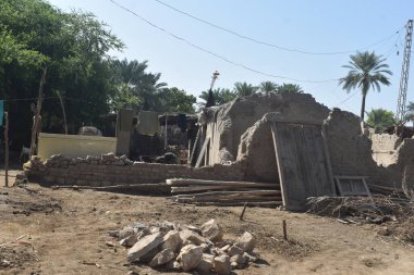 İklim değişikliğinin değerlendirilmesi gerekmektedir. İnsan Krizi Sel Yardım Felaket Yönetimi Acil Değerlendirmesi ülkenin her yerinde yıkıcı sellerin yok edilmesine gereksinim duyar. Tüm dünyada tartışılmakta olan iklim değişikliğinin etkisidir..