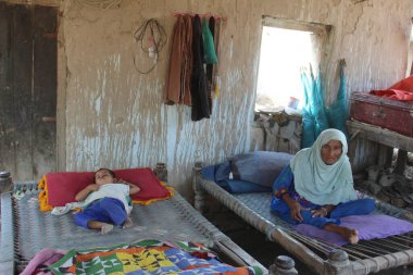 Sel, toprağı, altyapıyı ve haneleri harap ediyor ve acilen işi kolaylaştırmak gerekiyor. 