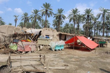 Sel, toprağı, altyapıyı ve haneleri harap ediyor ve acilen işi kolaylaştırmak gerekiyor. 