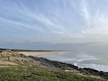 İnanılmaz bir gün batımı. Pedrogao sahilinde güneş çok yumuşak ve huzurlu batar. 