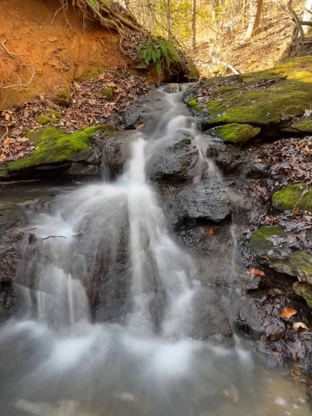 Cascada Rocas Musgosas — Foto de Stock