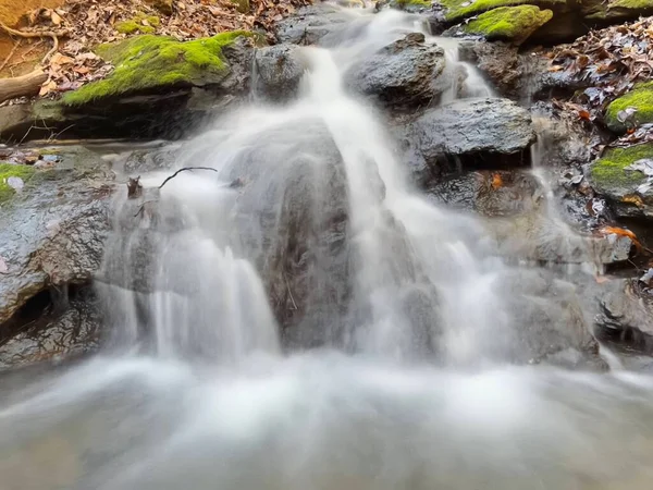 Waterfall Mossy Rocks — Photo