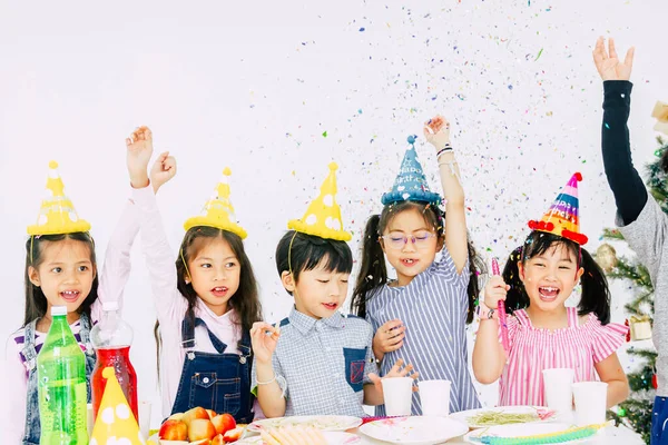 Grupp Asiatiska Barn Glad Fest Möte Glad Njuta Med Mat — Stockfoto
