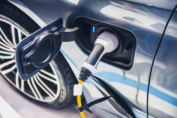 Carga Coche Vehículo Eléctrico Energía Limpia Para Conducir Futuro — Foto de Stock