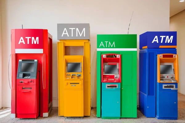 Bankomat Bankowość Gotówka Pieniądze Usługi Wypłaty Miejscu Publicznym Wielu Banków — Zdjęcie stockowe