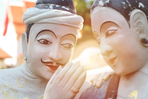 爱窃窃私语的男男女女情人雕像传奇故事的地标南道 2020年7月 Thailand — 图库照片