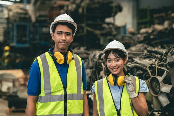 Asian Male Woman Worker Happy Working Together Heavy Industry Factory — Fotografia de Stock