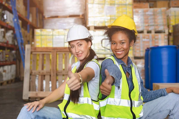 Women Warehouse Employee Worker Enjoy Working Teamwork Friend Happy Smile — ストック写真