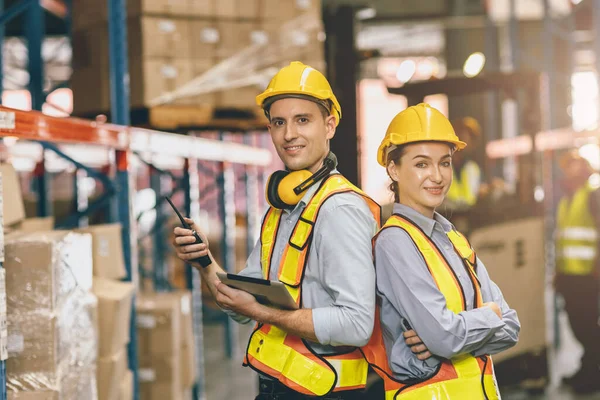 Portrait Cargo Warehouse Engineer People Caucasian Male Woman Standing Together — Stock fotografie