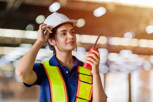 Portrait Indian Woman Worker Supervisor Engineer Safety Suit Work Large — Fotografia de Stock