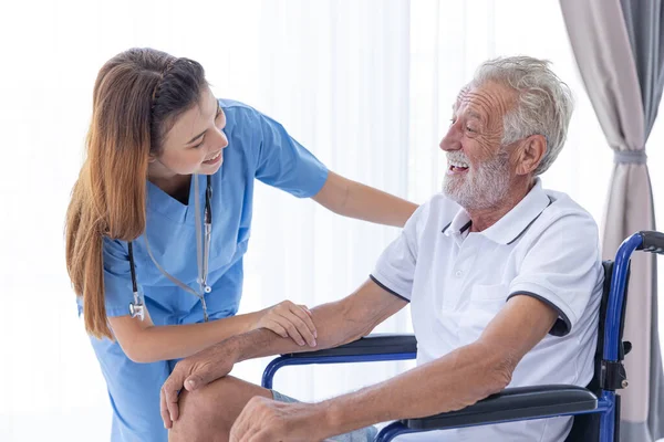 Enfermera Equipo Médico Personal Servicio Apoyo Trabajo Cuidado Salud Tercera — Foto de Stock