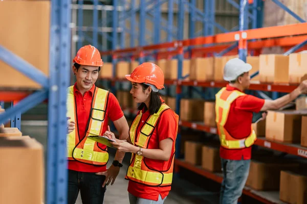 Warehouse Worker Working Together Teamwork Cargo Shipping Inventory Employee Staff — 图库照片