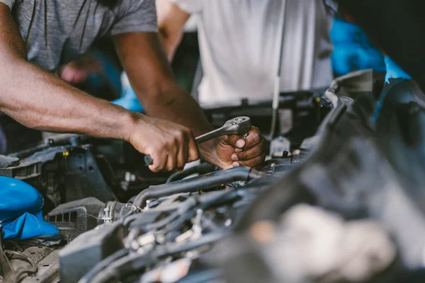 Closeup Mechanic Hand Using Tool Fix Service Car Underhood Engine — стоковое фото