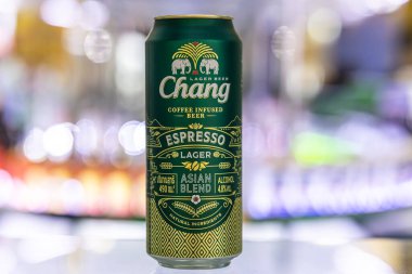 Chang Beer Tayland alkollü meşrubat büyük markalı Tayland birası dünya çapında popüler. Bangkok, Tayland 25 Mayıs 2022.