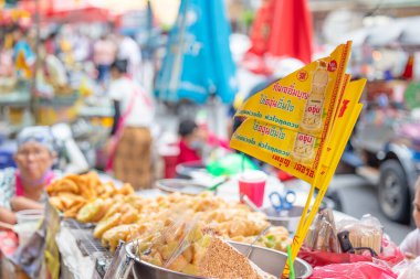 Tayland 'da Yaowarat' ta veya Bangkok 'ta Vejetaryen Festivali (J Festivali). 1 Ekim 2022. Bangkok, Tayland.