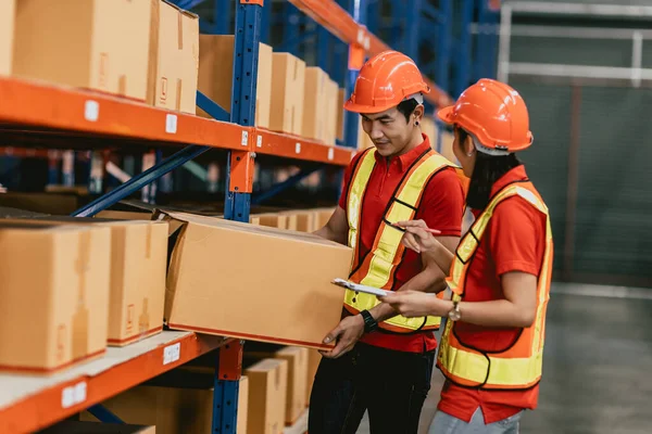 Warehouse Staff Worker Cargo Inventory Products Box Store House Asian — Stock fotografie