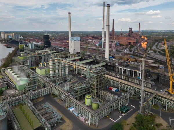 2003 yılından beri ThyssenKrupp tarafından işletilen Duisburg 'daki Schwelgern kokain fabrikası, dünyanın en büyük türlerinden biridir. Yılda 2.5 milyon ton kokain üretiyor. Toplam inşaat maliyetleri yaklaşıyordu. 800 milyon euro..