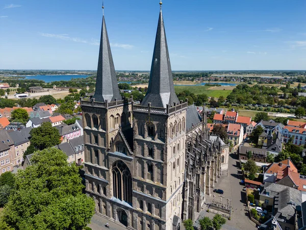 Cathedral St. Victor in Xanten on the Lower Rhine. The towers are 72 and 74 meters high. The foundation stone was laid in 1263, and construction took 281 years and was completed in 1544.