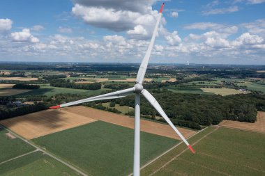 Issum, Kuzey Ren-Vestfalya 'da birkaç rüzgar türbini olan Rüzgar Çiftliği