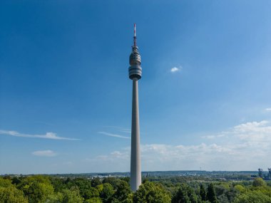 Televizyon kulesi Florian-Turm, Dortmund şehrinde bir dönüm noktasıdır. Gözlem ve televizyon kulesi 1959 yılında inşa edildi. Şu anki yüksekliği anten sistemi ile 209 metre civarındadır. 1959 'da dünyada türünün ilk örneğiydi..