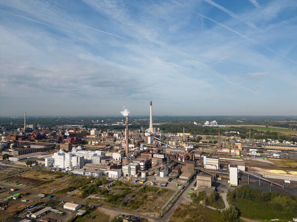 CHEMPARK in Krefeld, North rhine westphalia, is one of three industrial parks for the chemical industry operated by Currenta. The site is producing polycarbonates polyamides and inorganic pigments.