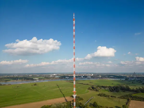 The broadcasting tower in the city of Wesel was erected in 1968 as a steel framework construction. The transmitter is broadcasting FM radio, digital radio (DAB) and television (DVB-T) programs.