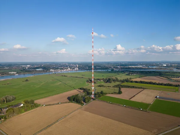 The broadcasting tower in the city of Wesel was erected in 1968 as a steel framework construction. The transmitter is broadcasting FM radio, digital radio (DAB) and television (DVB-T) programs.