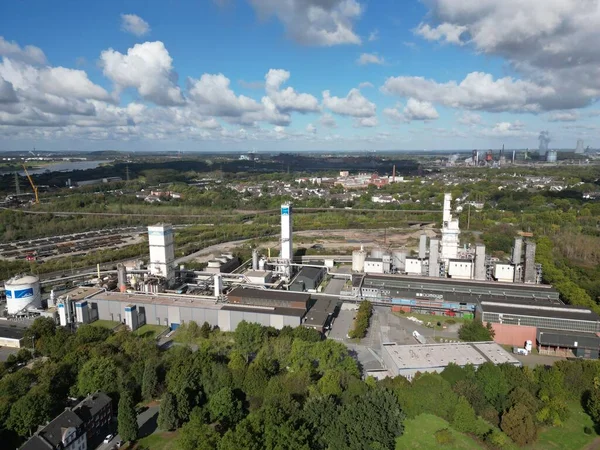 Linde Gaz, Duisburg 'da bulunan Thyssen Krupp Çelik AG' nin eski bir tesisinde oksijen, nitrojen ve argon için birçok hava ayırma tesisi işletiyor..