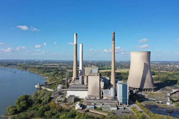 Voerde的燃煤发电厂已被拆除 该电站已于2017年3月底退役 这四个装置的总装机容量为2 234兆瓦 — 图库照片