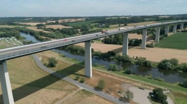 Kuzey Ren-Vestfalya 'daki Mintard Köprüsü (Ruhrtalbrcke) 1830 metredeki en uzun çelik yol köprüsü. Köprü yıkılacak ve tamamen yeniden inşa edilecek. İnşaatın 2024 yılında başlaması bekleniyor..