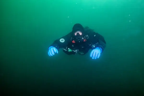 Soğuk su dalışı (Mavi Göl KBR)