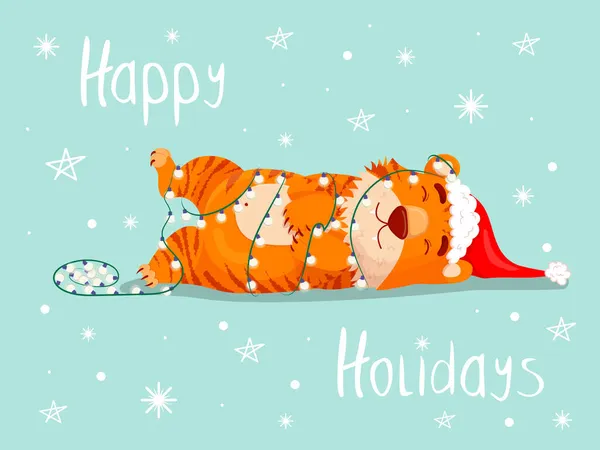 Üzerinde yazı olan tebrik kartı Çin 'in yeni yılının sembolü şirin bir kaplanla sevinçli olsun. Düz stil. Noel şapkalı kaplan göz kırpar, çelenge sarılır, şımarır