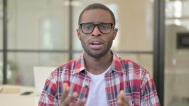 Kayba Tepki Veren Hayal Kırıklığına uğramış Afrikalı Adam Portresi 