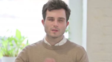 Boynu Ağrıyan Adam Portresi 