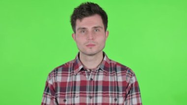 Başarılı Genç Adam 'ın Portresi Yeşil Krom Ekran Kutlaması 
