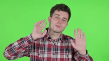 Neşeli Dans Eden Genç Adam Portresi, Yeşil Krom Ekran 